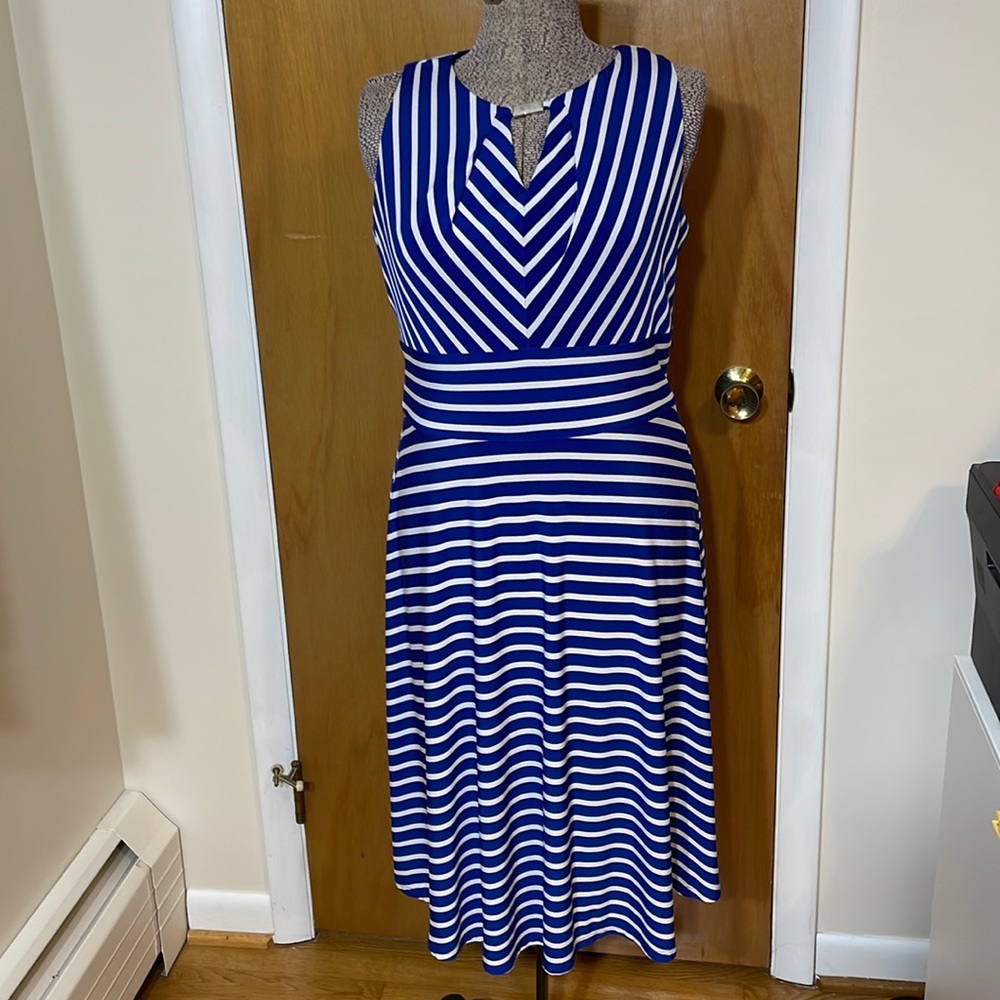 Liz Claiborne Womens 10 Blue and White Stripe Sleeveless Dress Stretchy